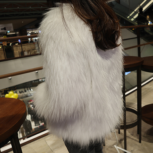 Knitting real raccoon fur jacket (white/ black)608,000